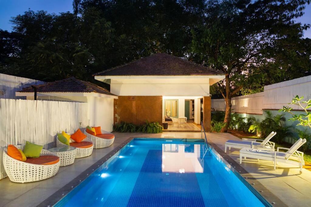 White Banyan Beach Villa, Candolim By The Acacia Villas Esterno foto