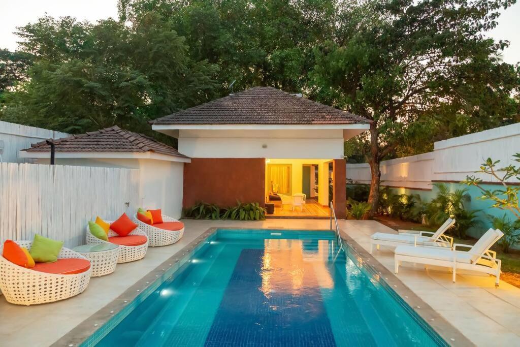 White Banyan Beach Villa, Candolim By The Acacia Villas Esterno foto