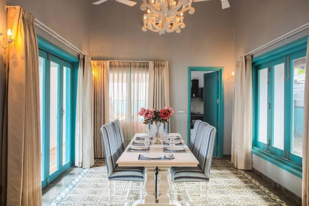 White Banyan Beach Villa, Candolim By The Acacia Villas Esterno foto